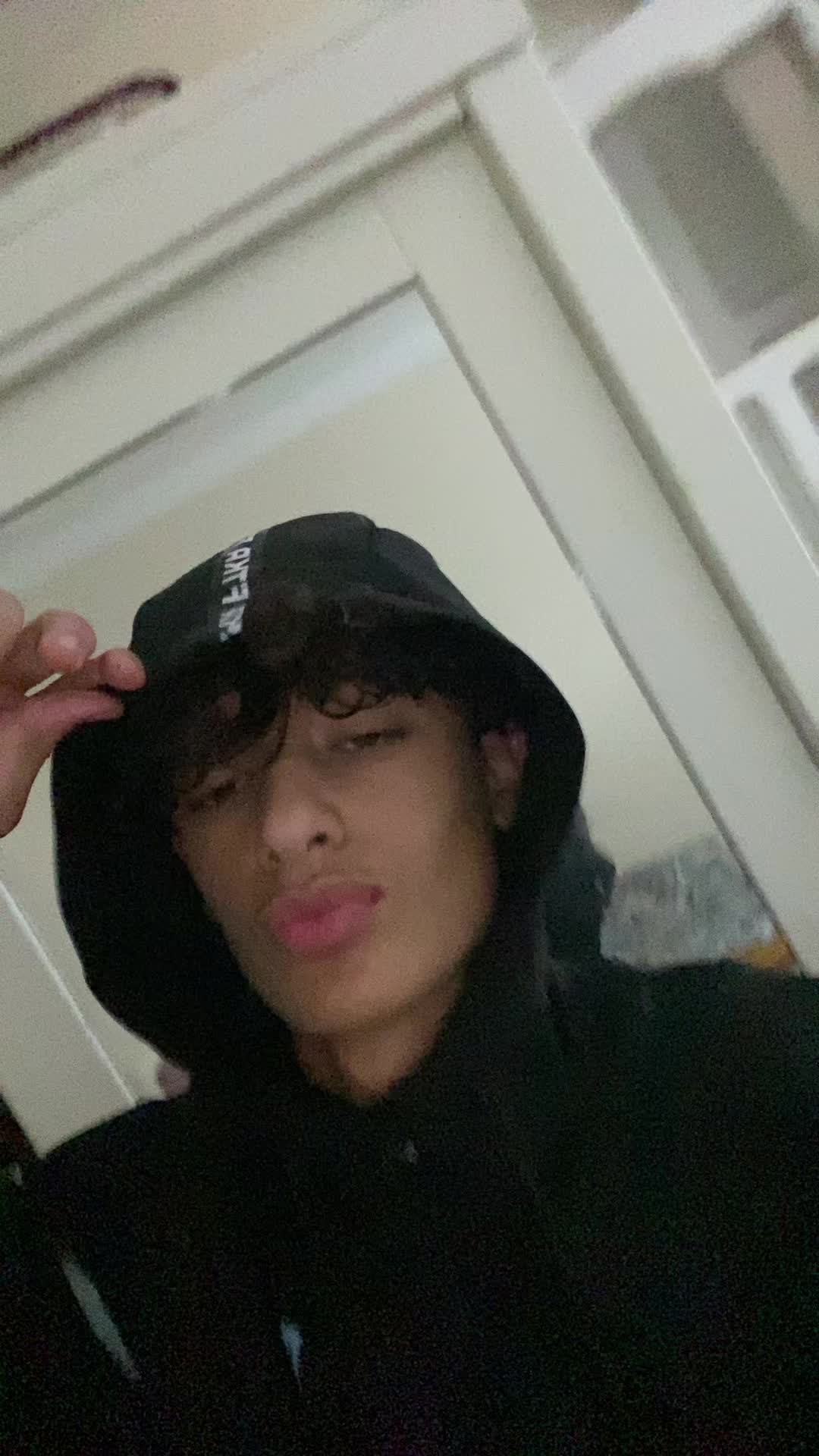 @علي