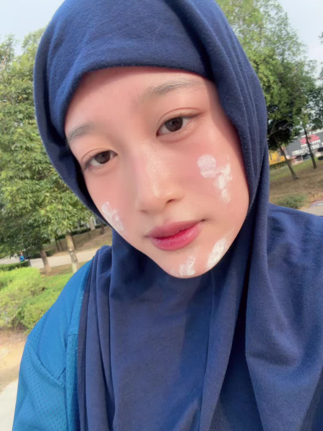 @khayyiee