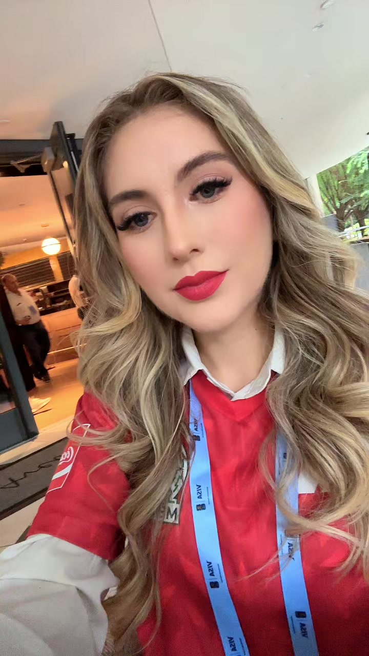 @Dafnneaj