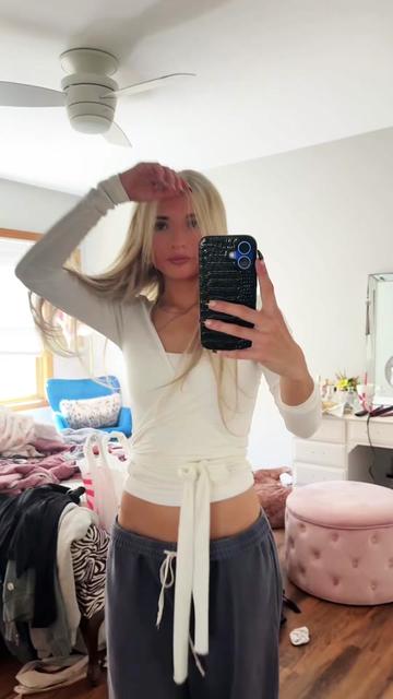 @bella