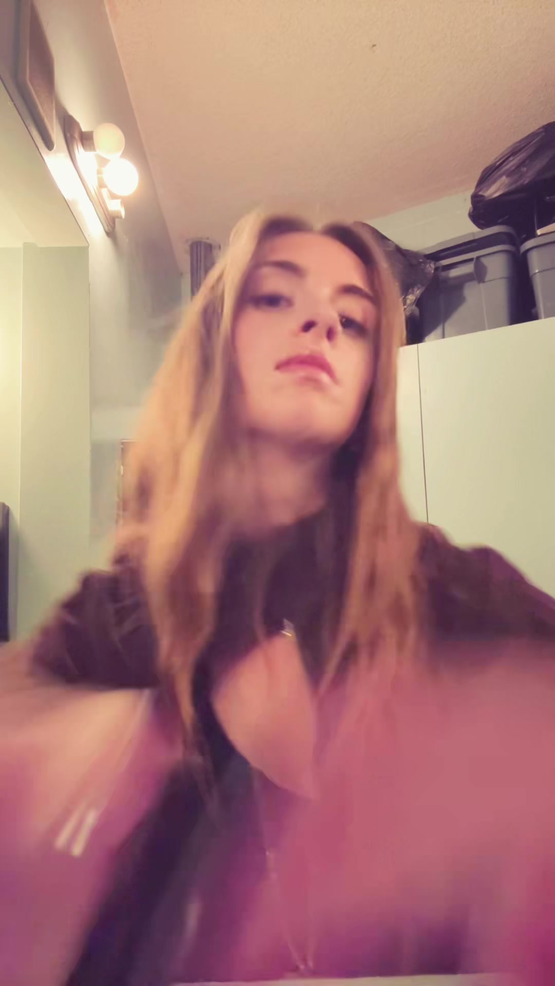 @mo