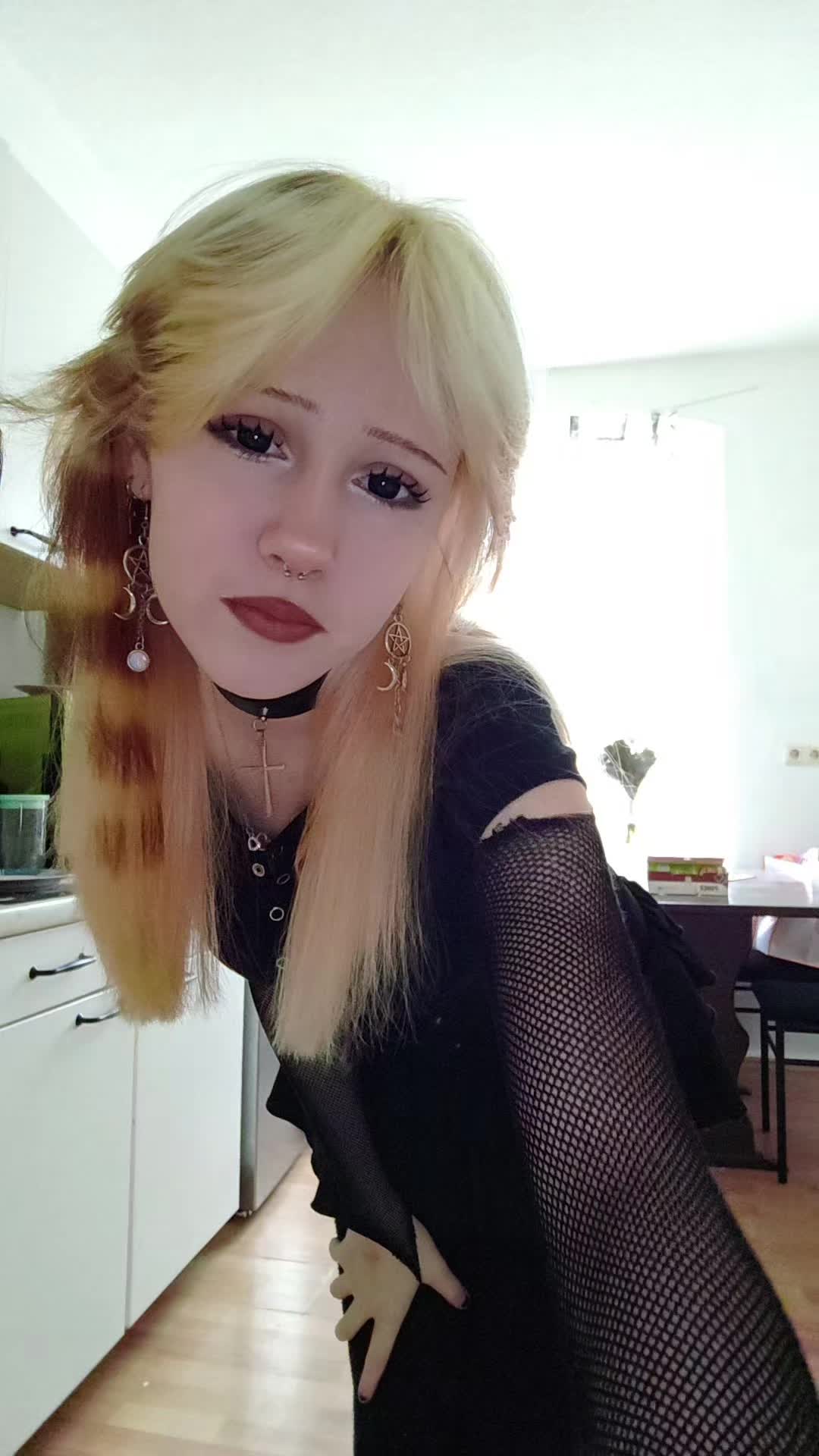@<3