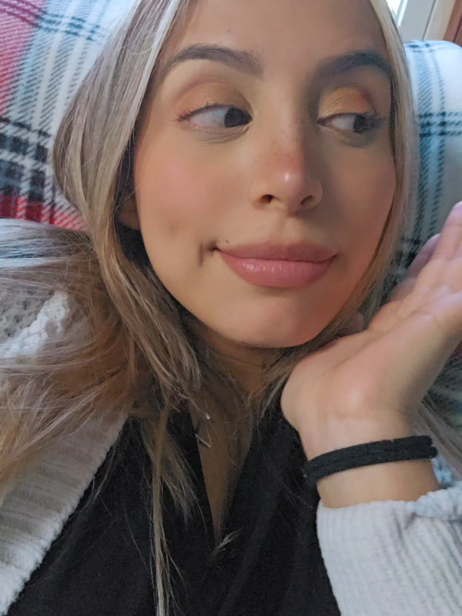 @D4Y4NNA
