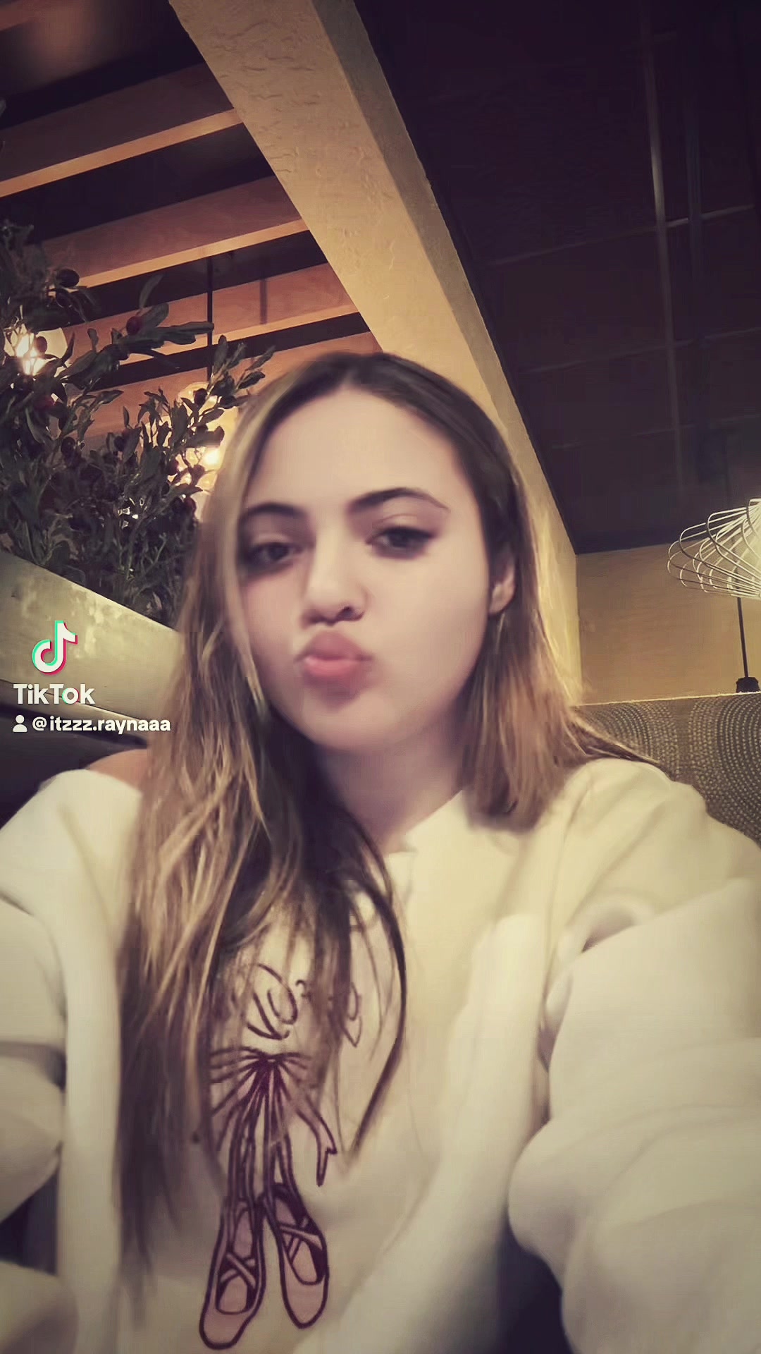 @raynaa 💕 .