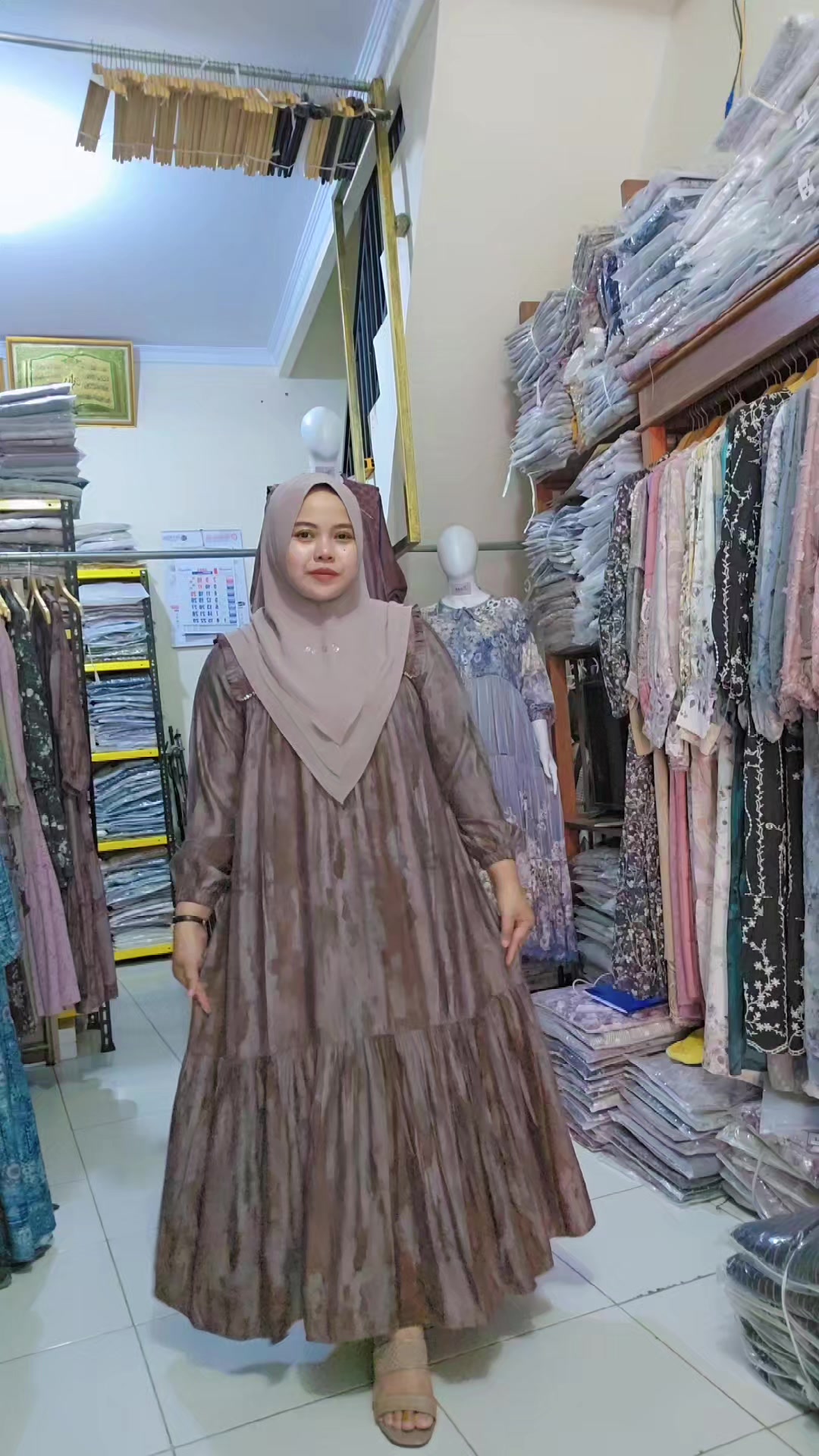 @Tiana store
