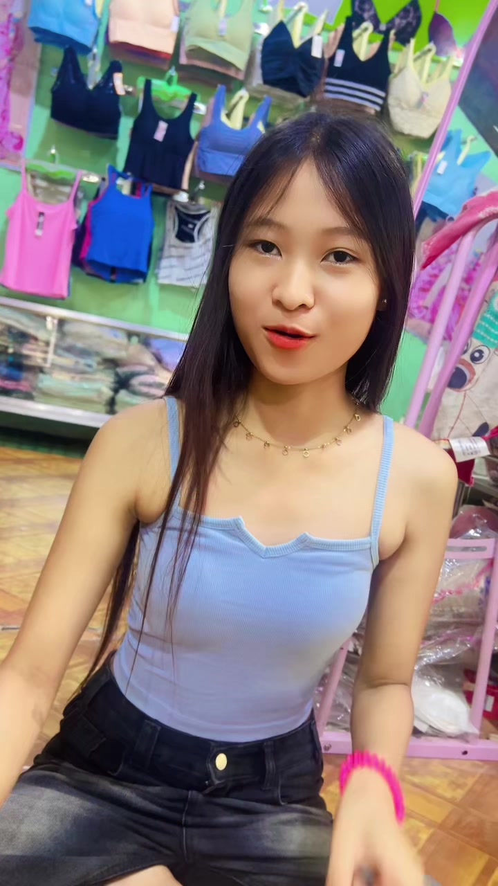 @ဧသတာ ဖိနပ်ဆိုင် ကျောက်ဆည်👠