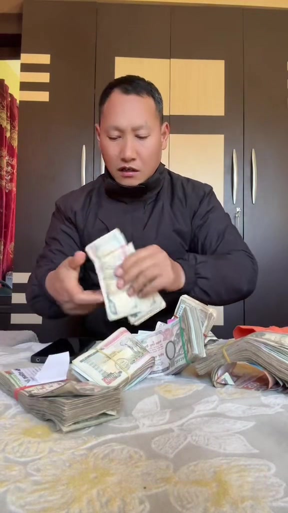 @Mark L.Gurung
