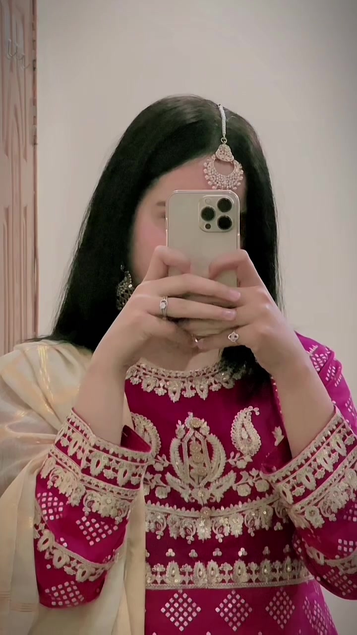 @samreenakbar_