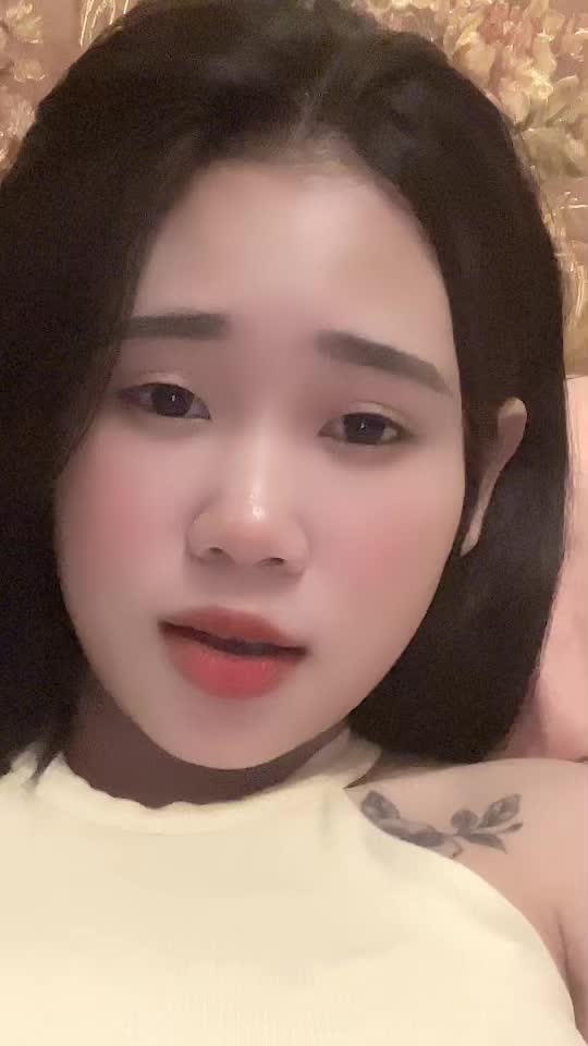 @BÉ THỎ🐰🥕