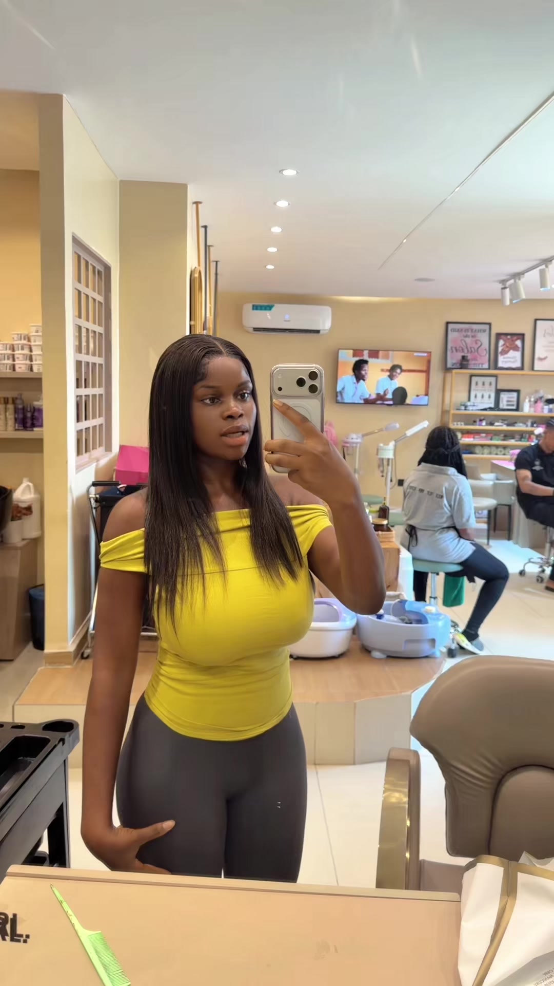 @Amara🦋💕