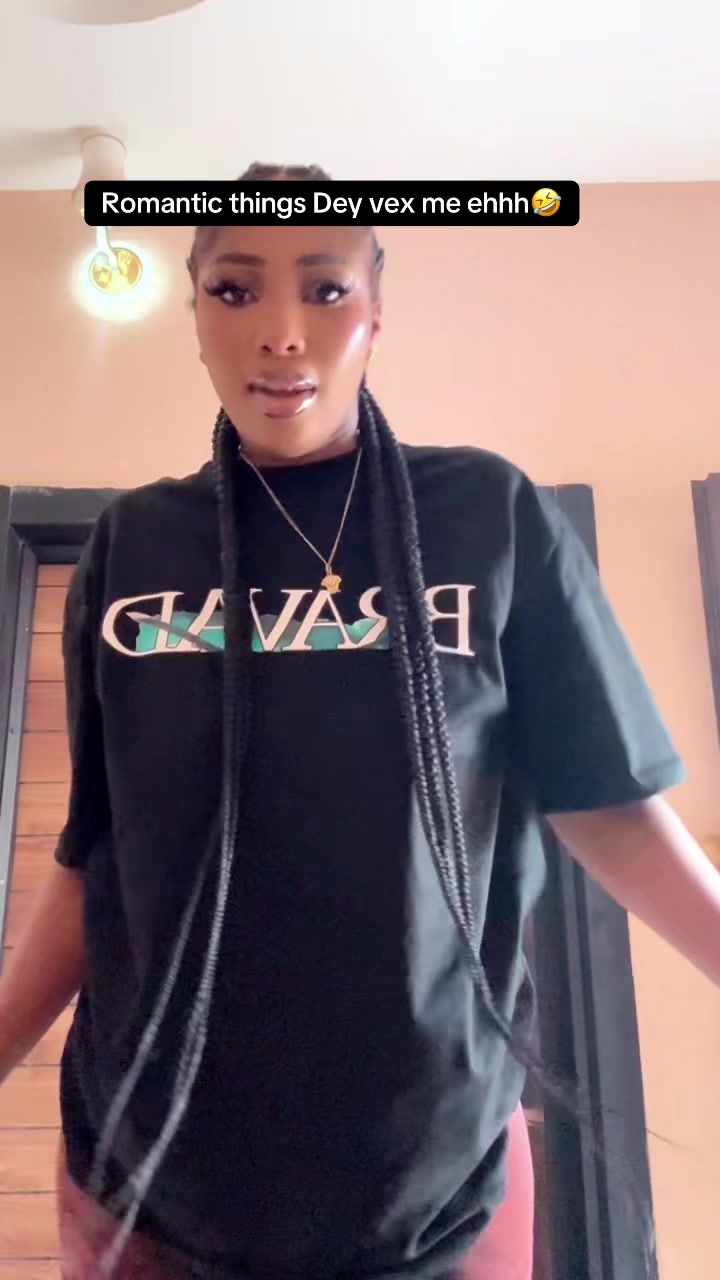 @Curvywini:)ᥫ᭡🎀🦋💕