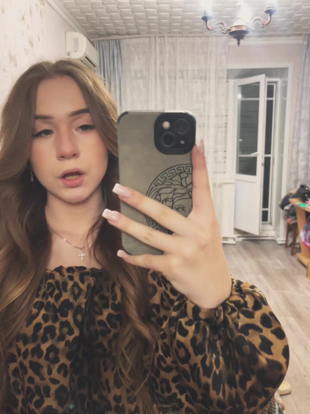 @➷︎
