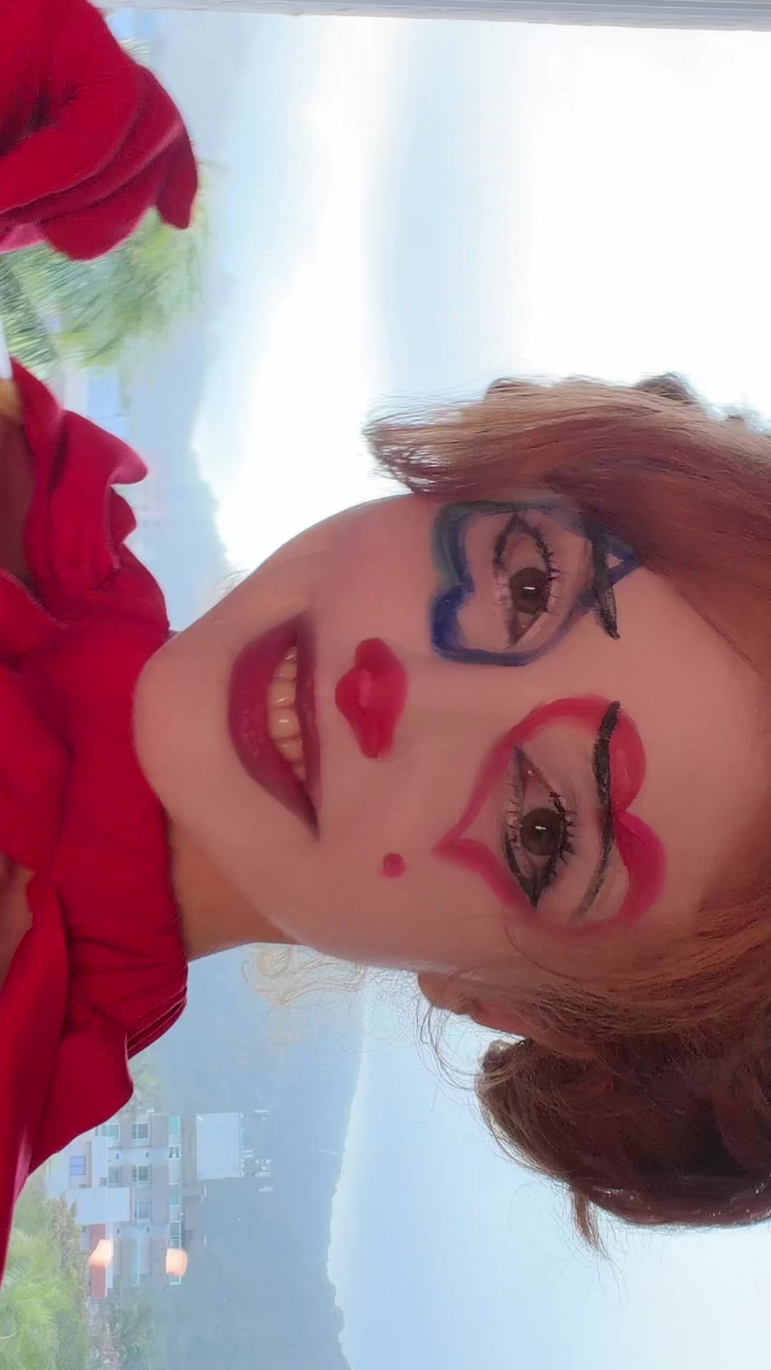 @Clown girl