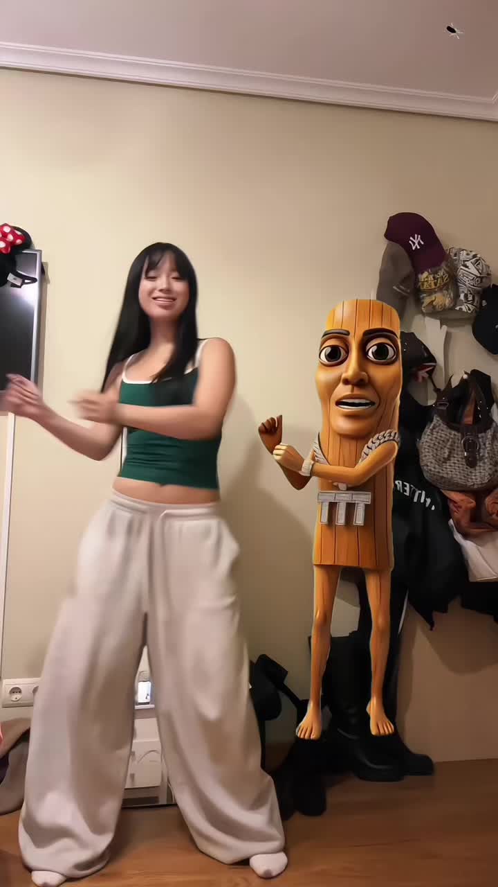 @Camila