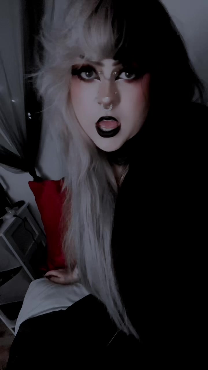 @🗡️Aleena 🗡️