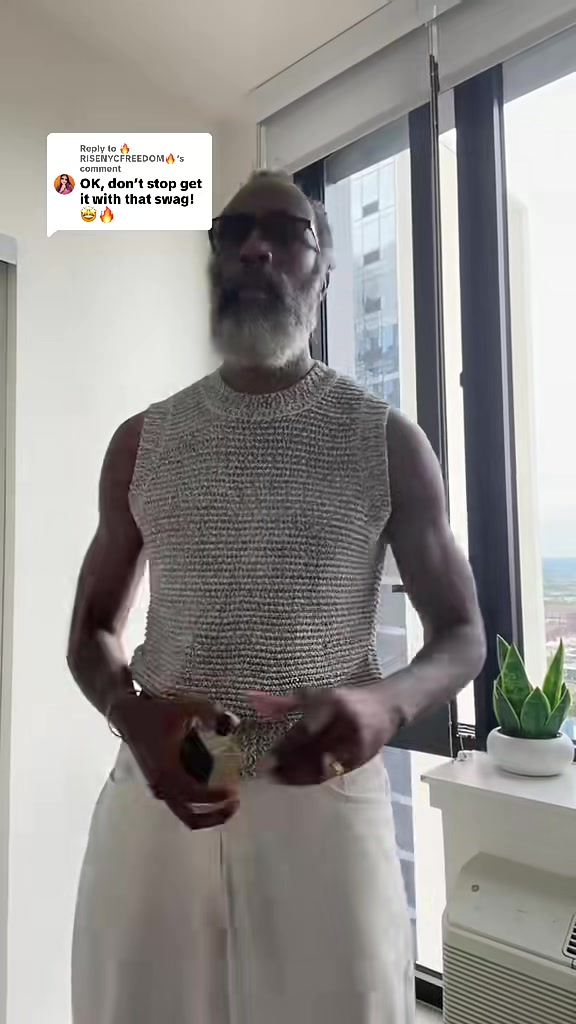 @Mr. Salt n pepper back ๐