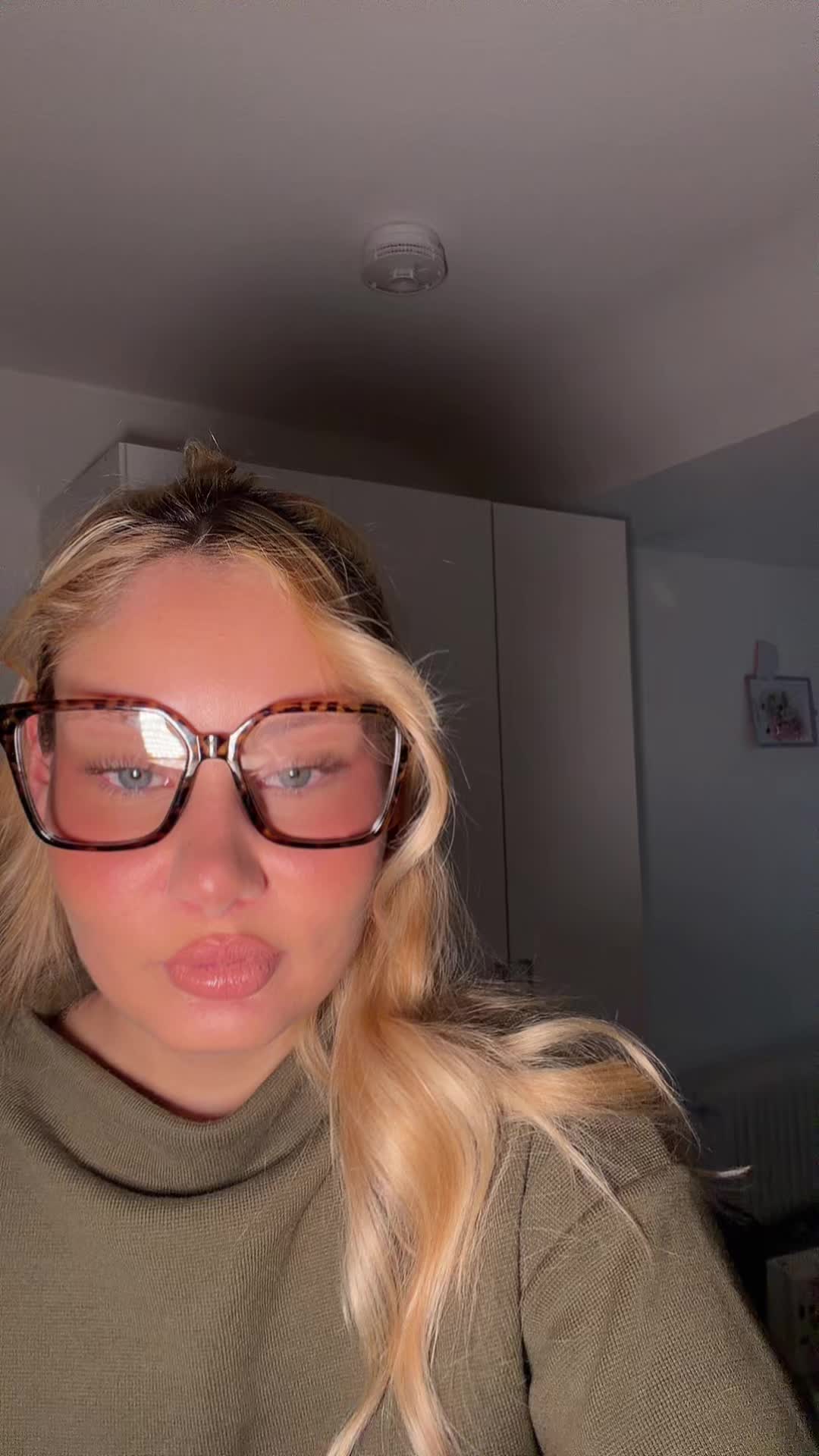 @LARISSA-LUISA