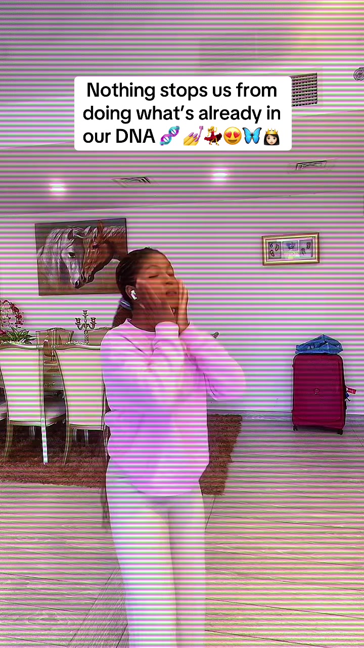 @ETHEL 🦋👸🏻THE RUNWAY MODEL
