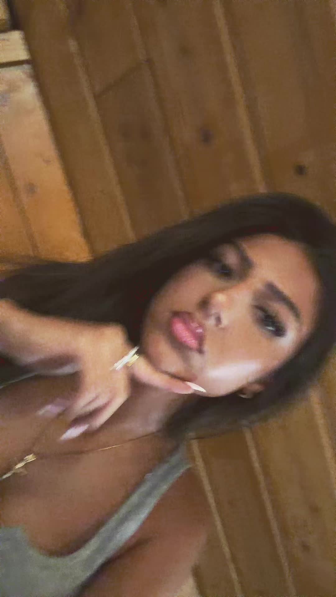 @LiveTina250k