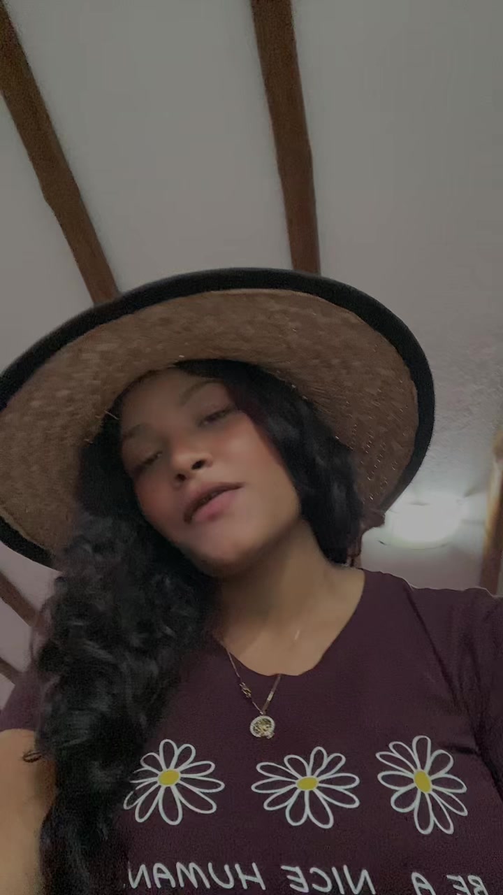@VALENTINITA 🕷️