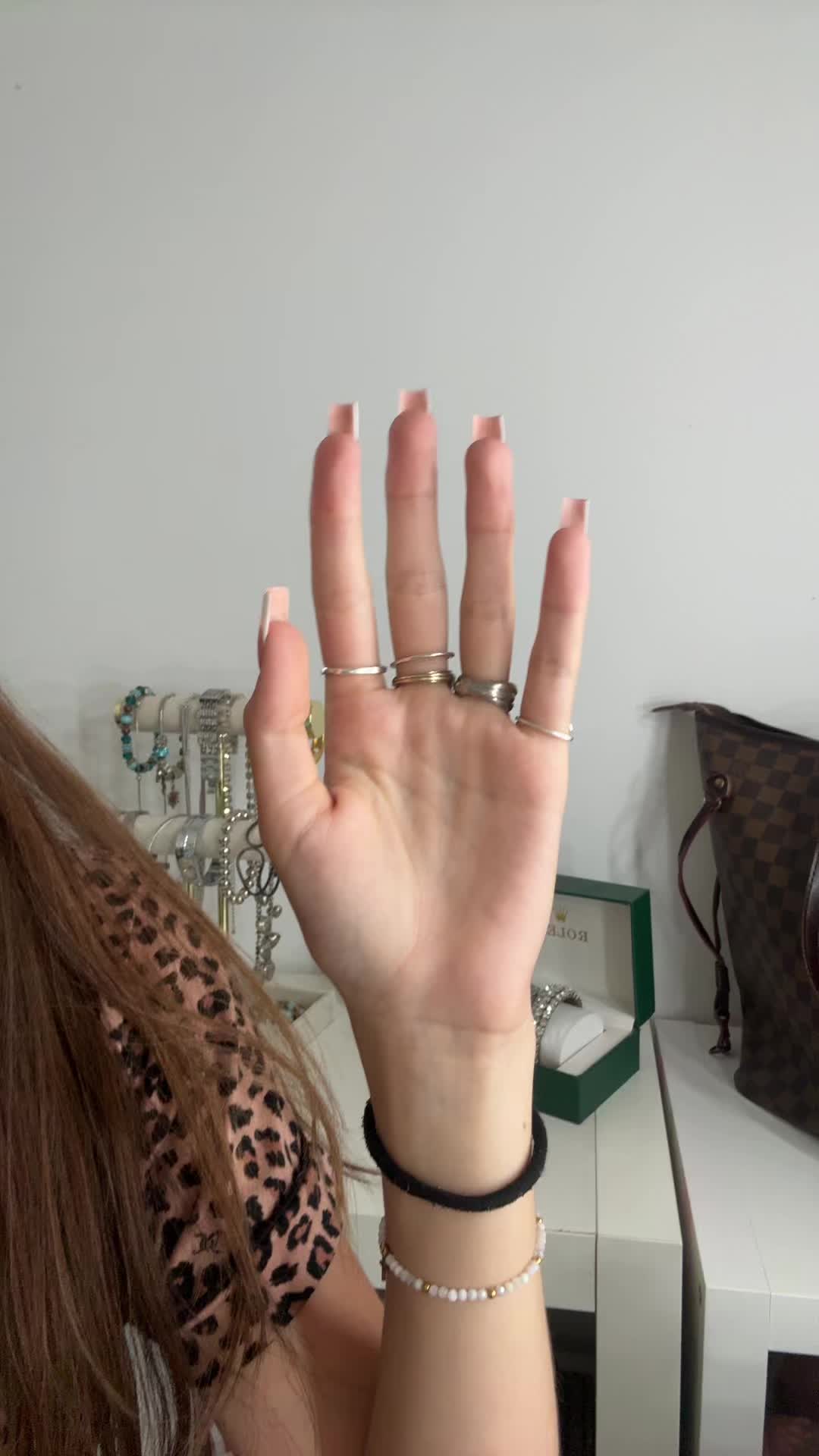 @tara.petracc
