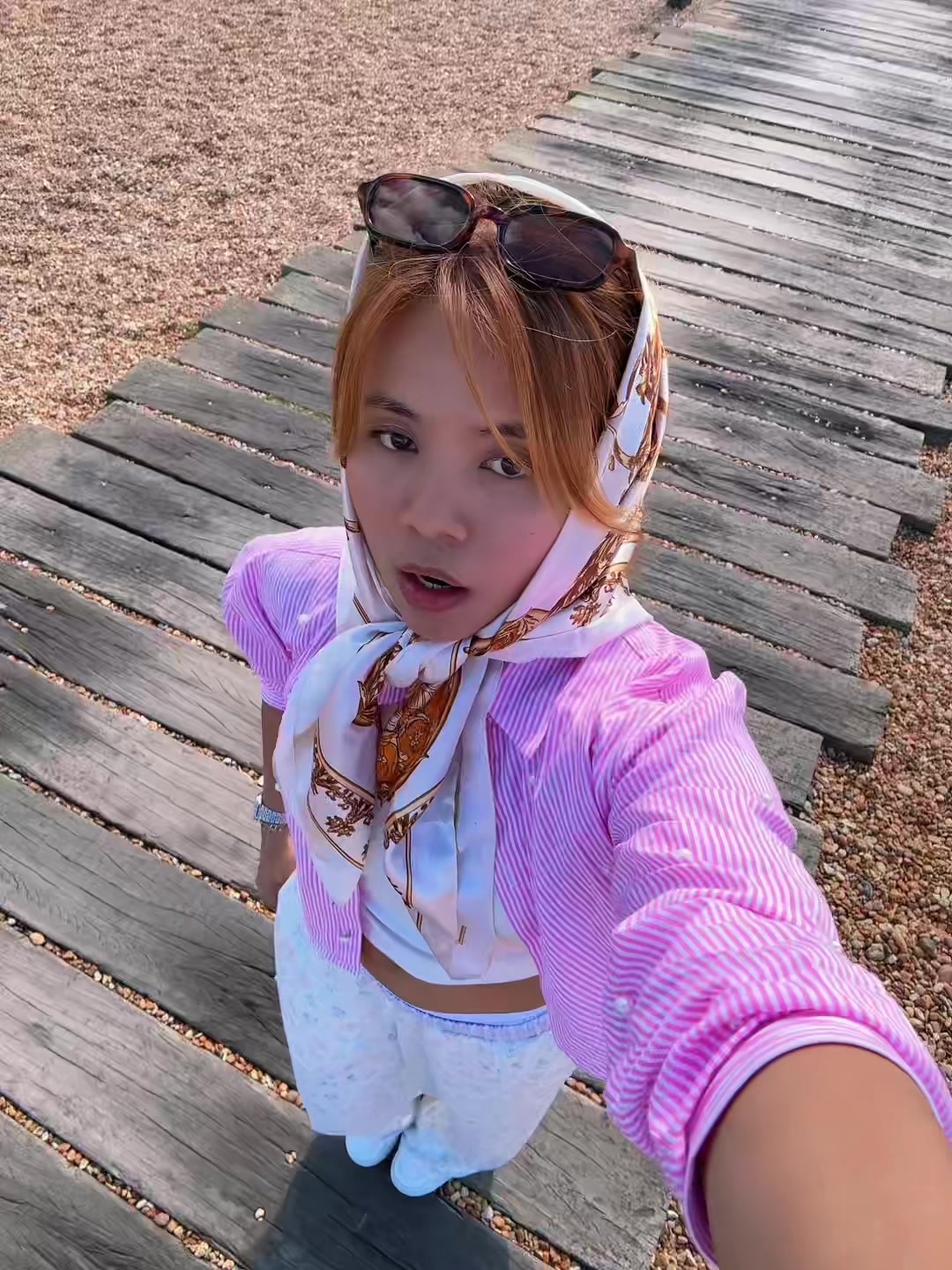 @๐ฉ