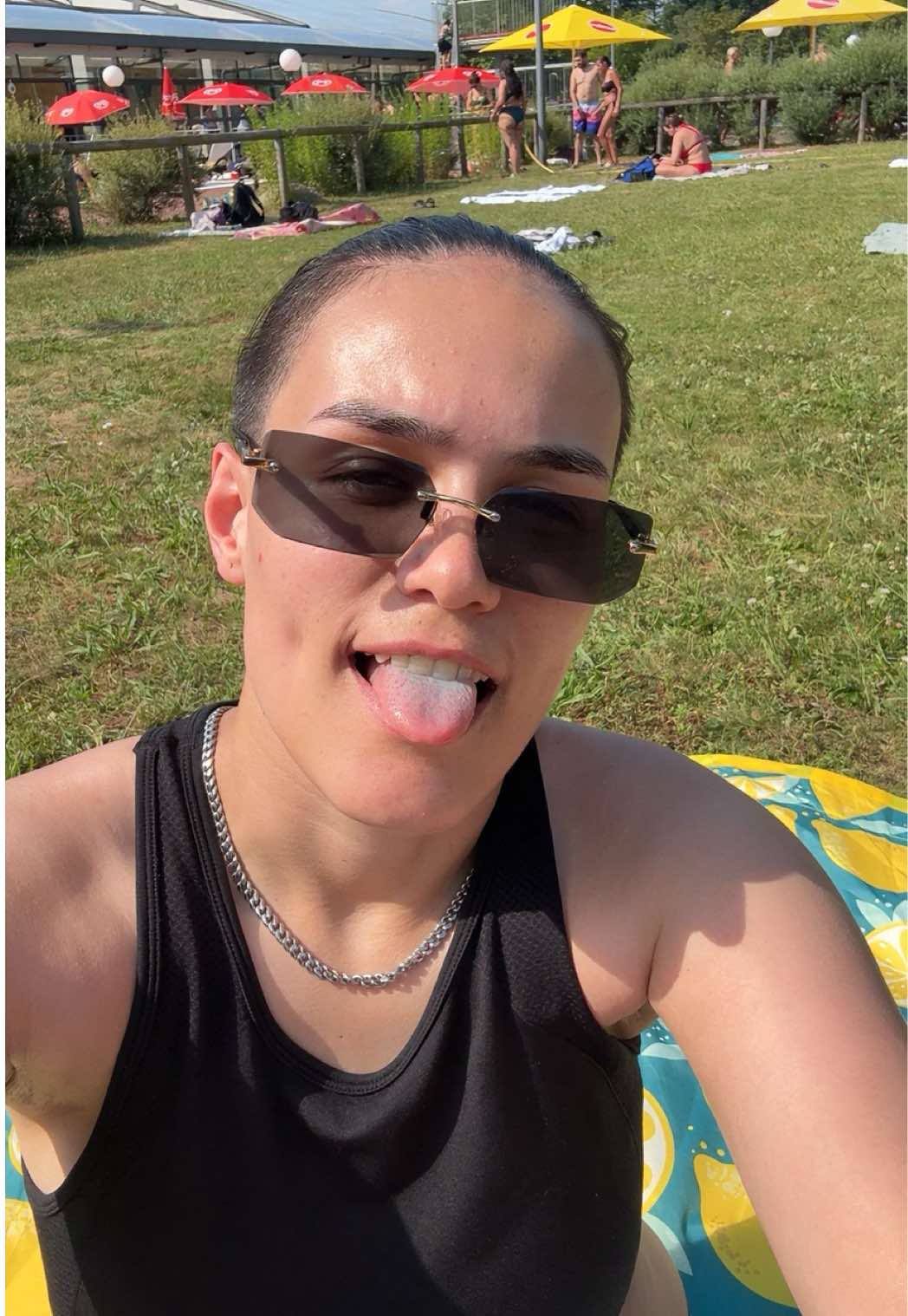 @eminee.kk