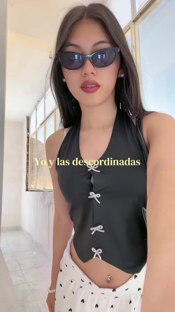 @nickiwis_