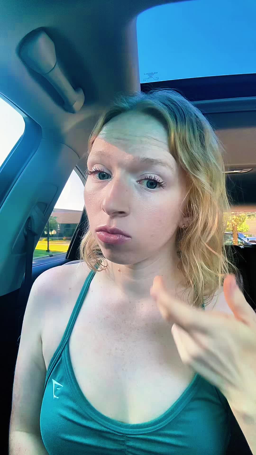 @KimberlyNicoleLivingLife