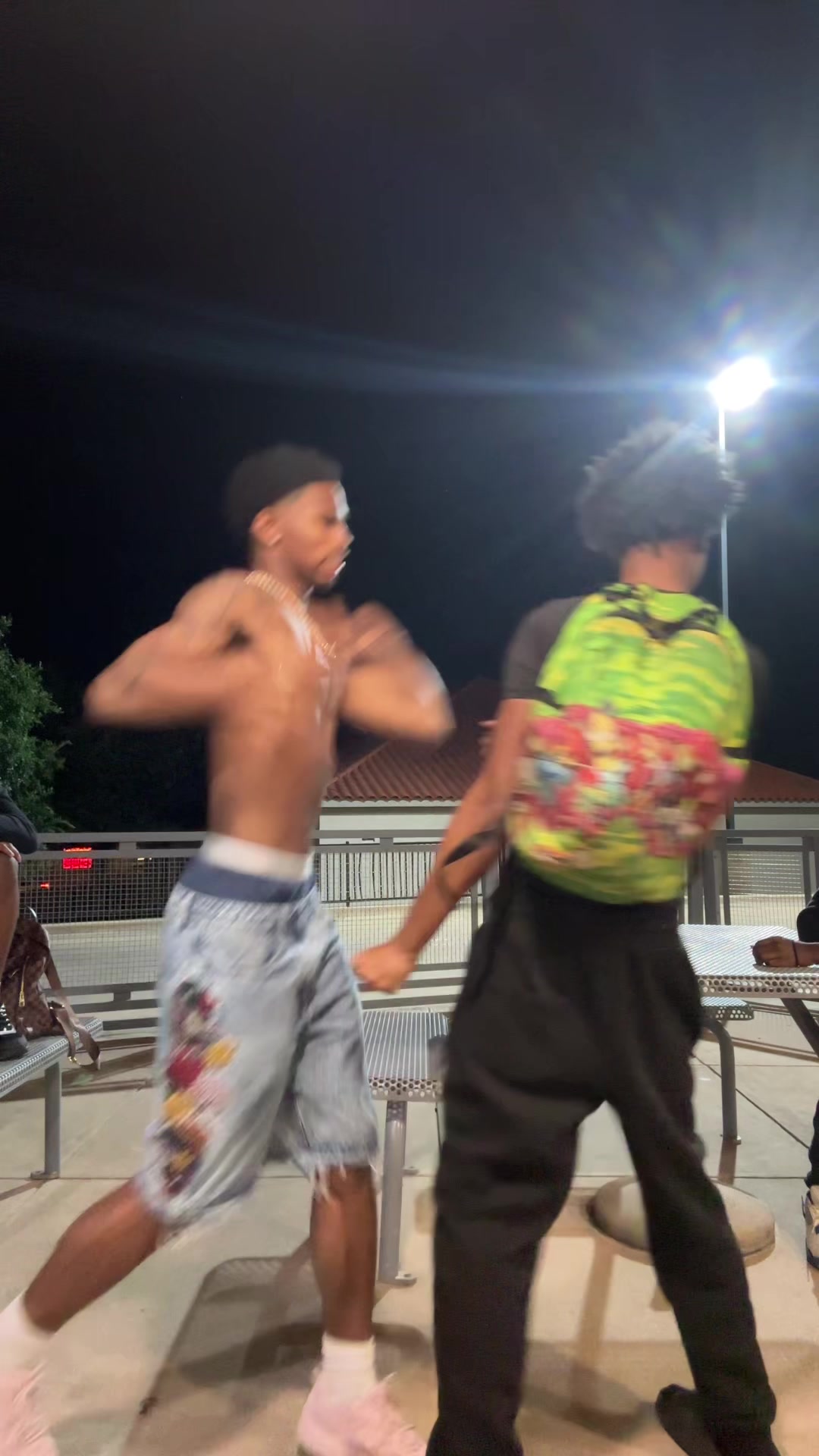 @🚶🏽♂️