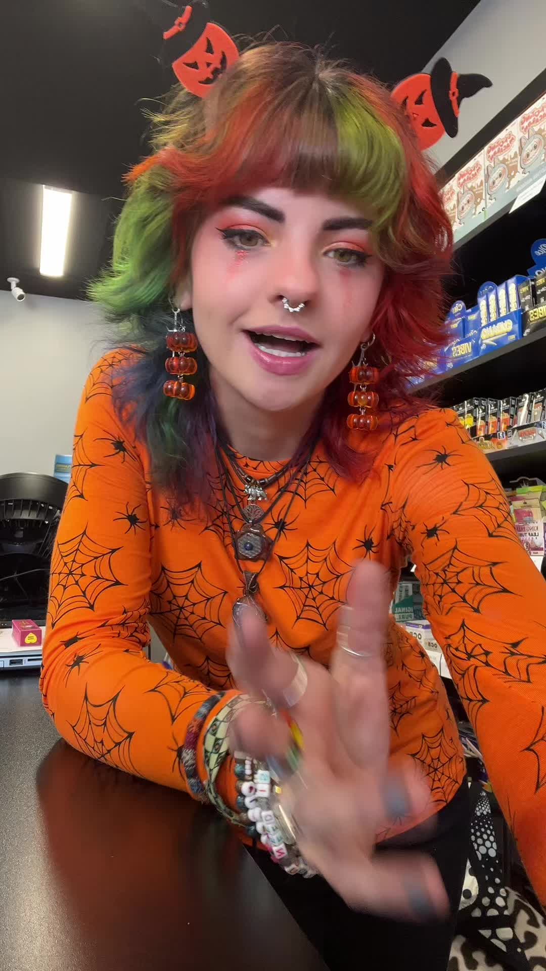 @Smokeshopgirl🍄🪩
