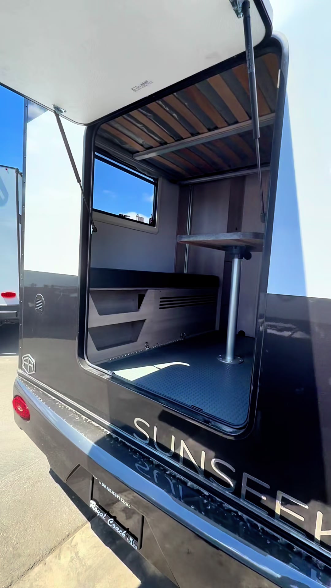 @Angel Sells RVs