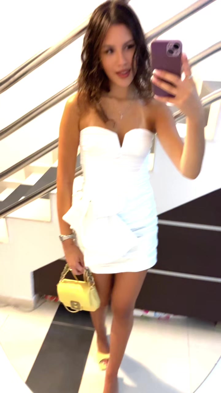 @👩🏽🦱🌸✨🦋
