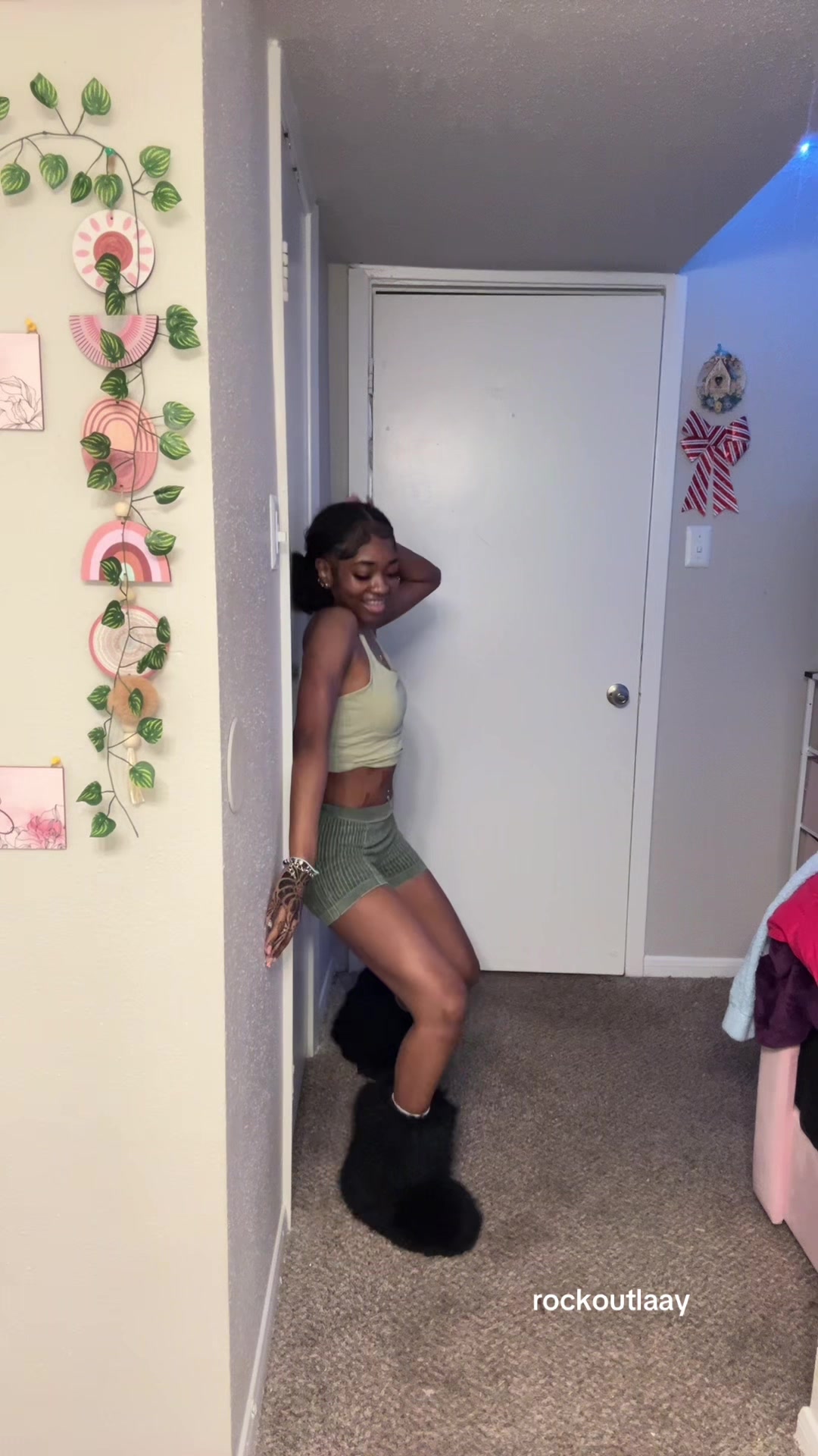 @rockoutlaay