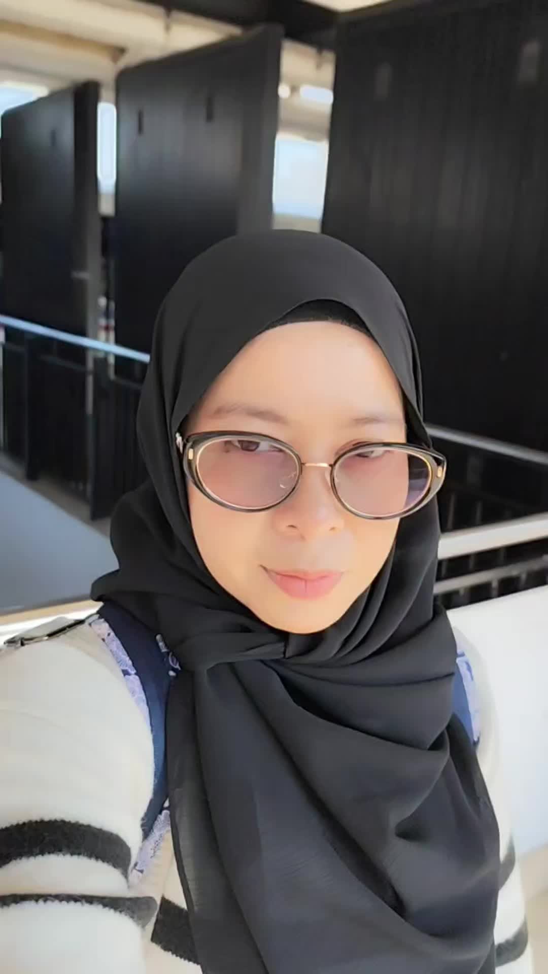 @farrahmz