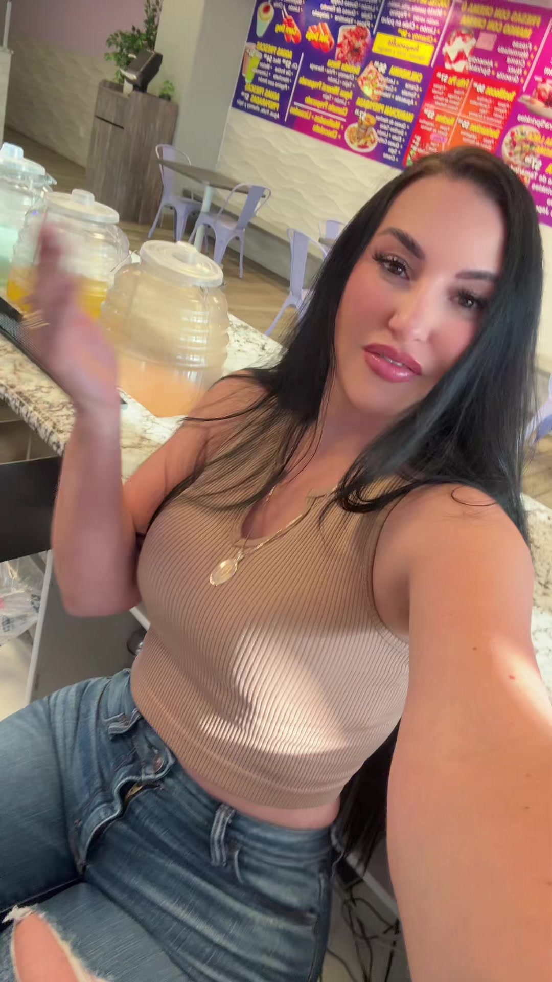 @Alejandra 🖤