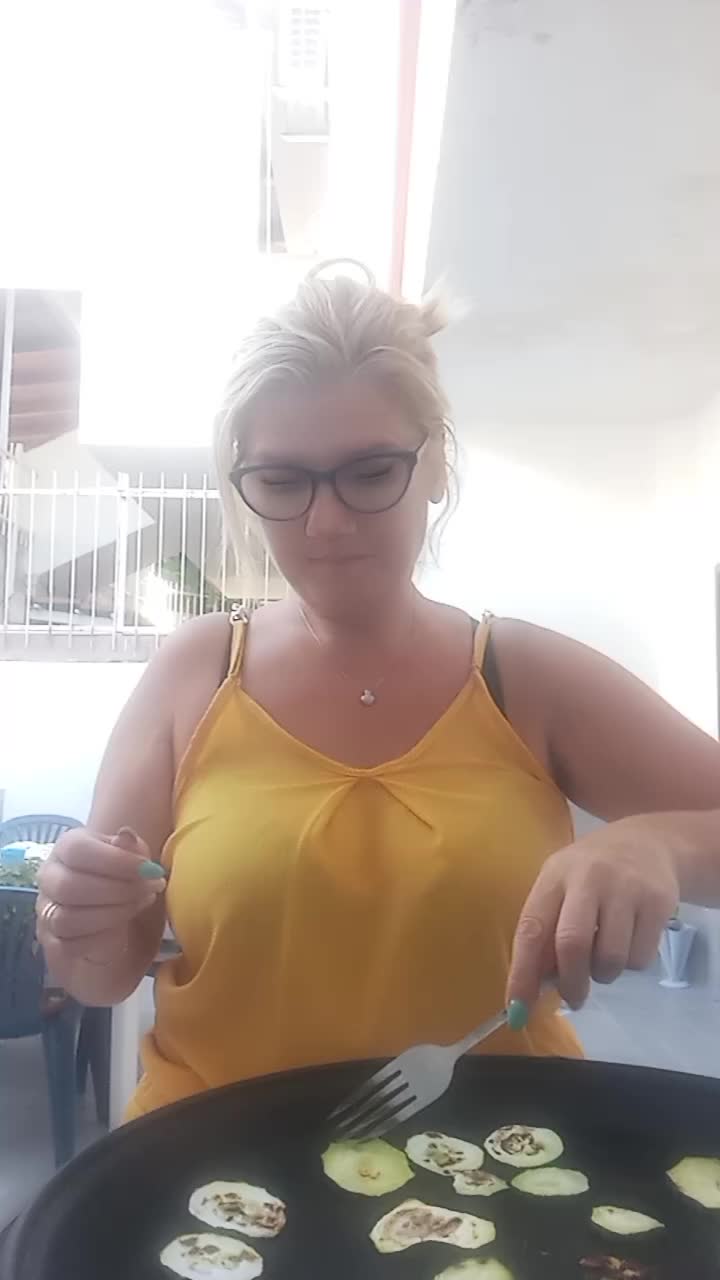 @annabionda70