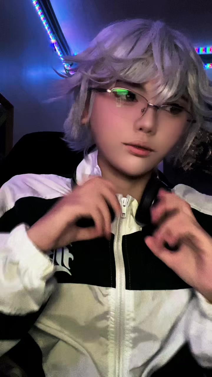 @── 𝓡𝓸𝓼𝓲𝓪𝓷 ──