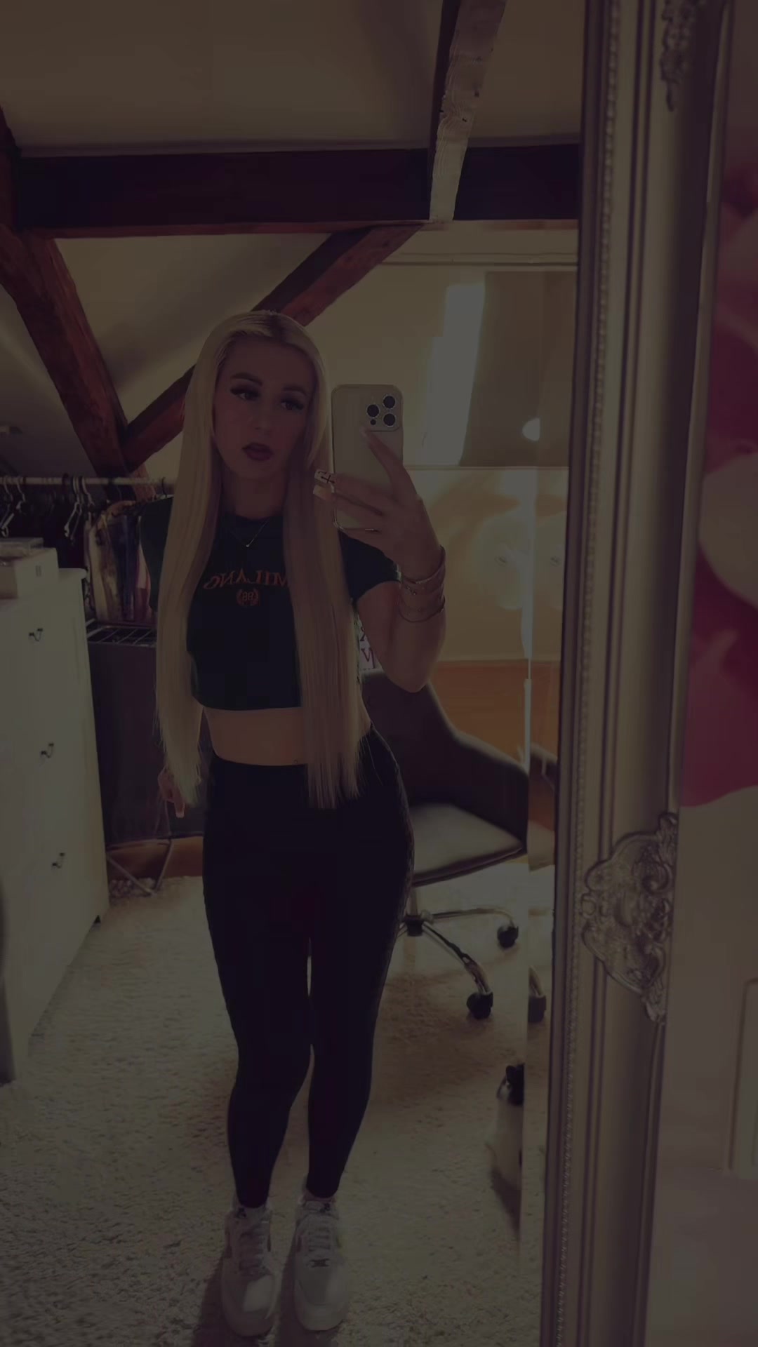 @J1na_J1na_Official_