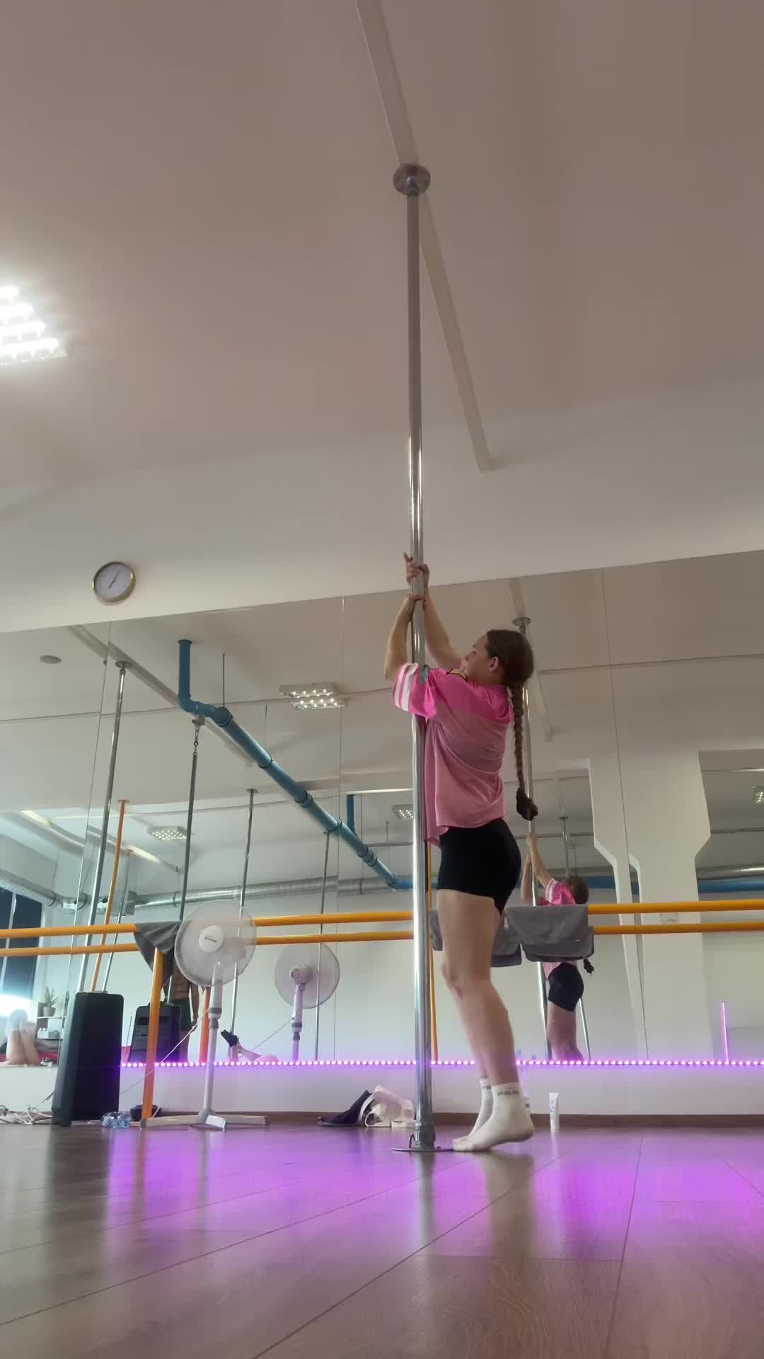 @_pole_flow_dance_pola_