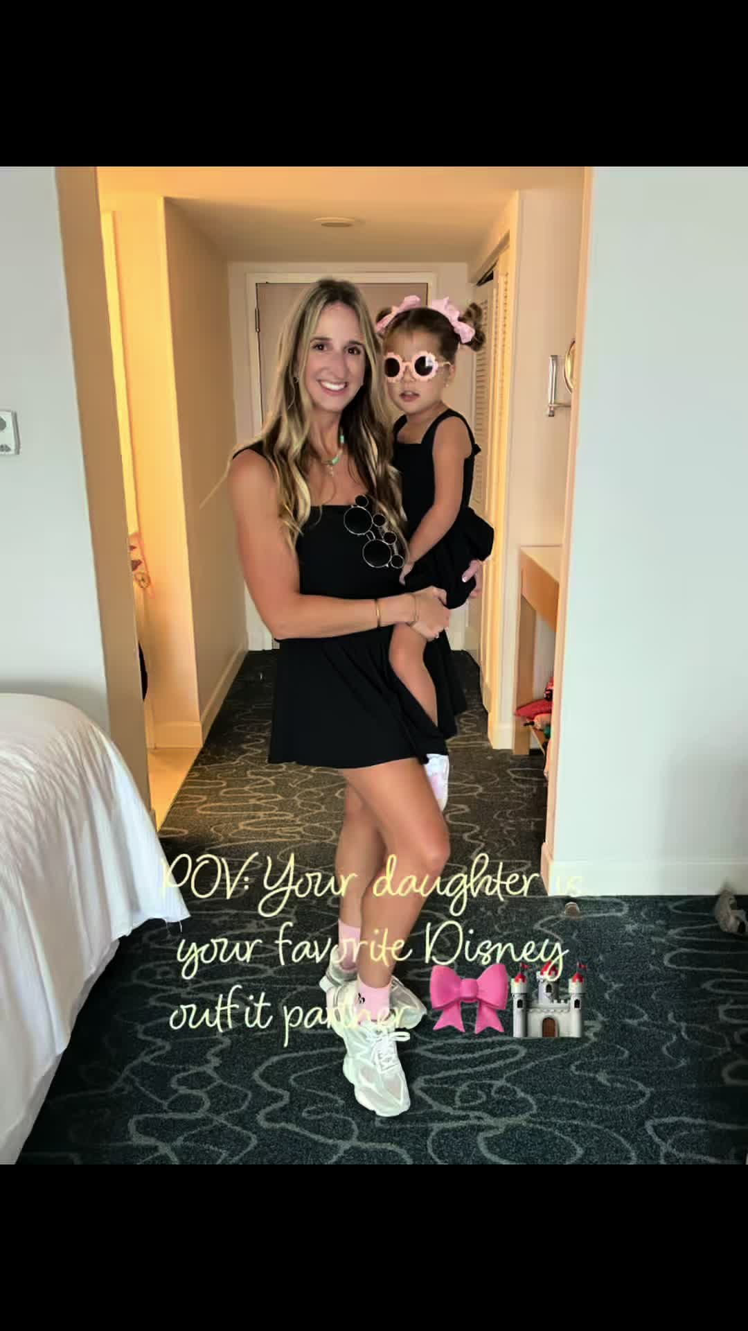 @MomfindswithErika