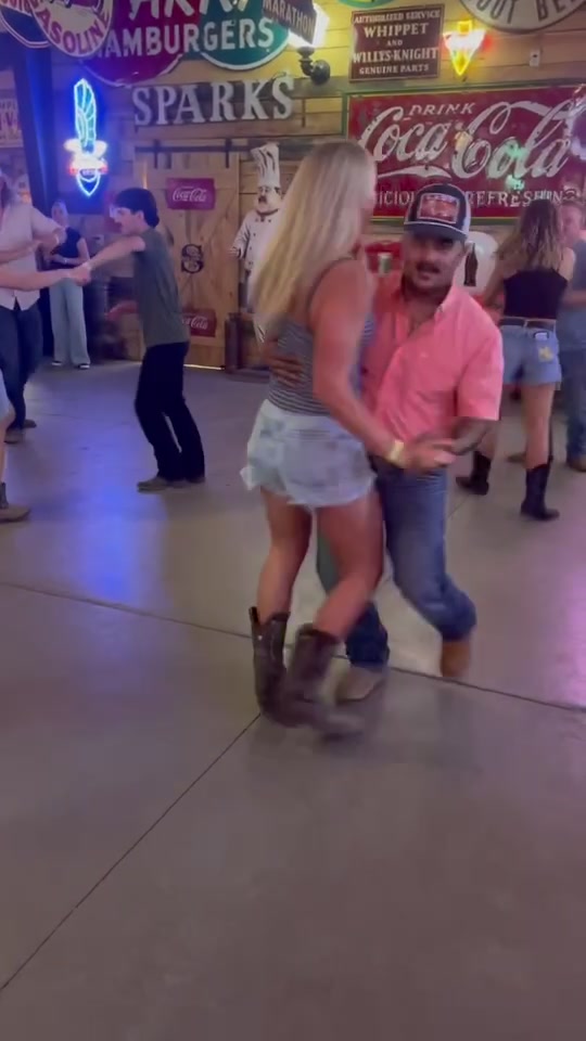 @SwinginDanceCo