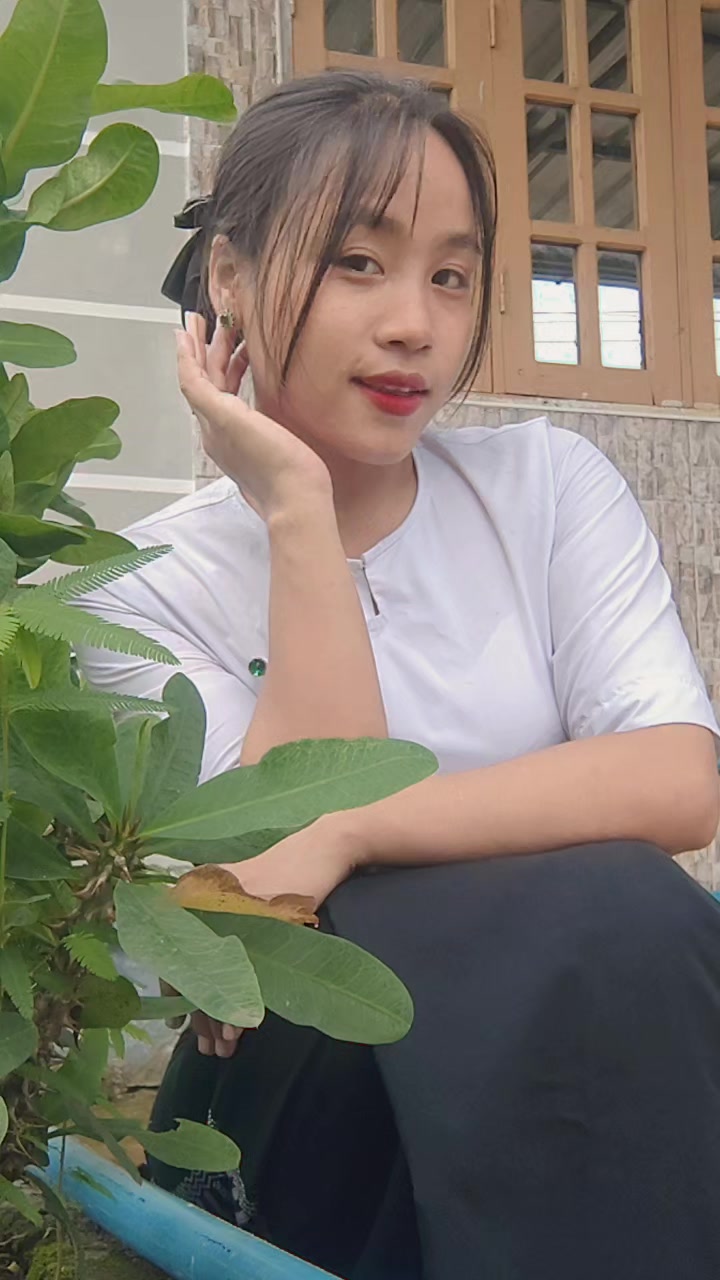 @🦋Hnin Su Hlaing🦋🌿