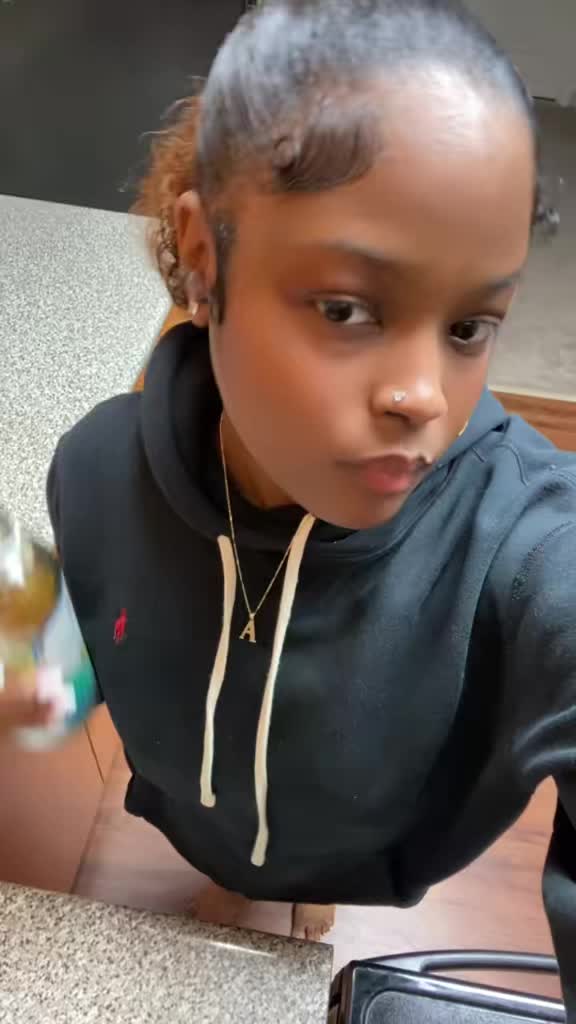 @azianyree