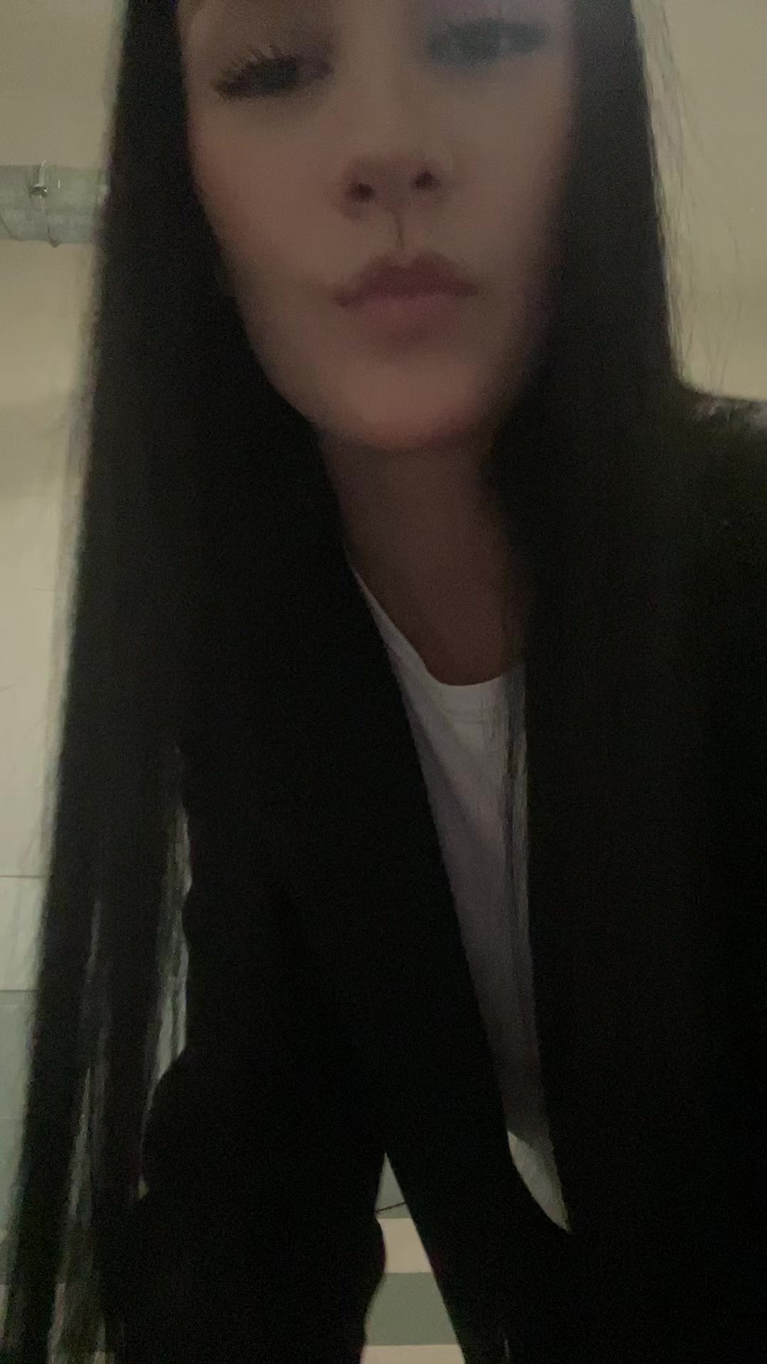 @брюнетка