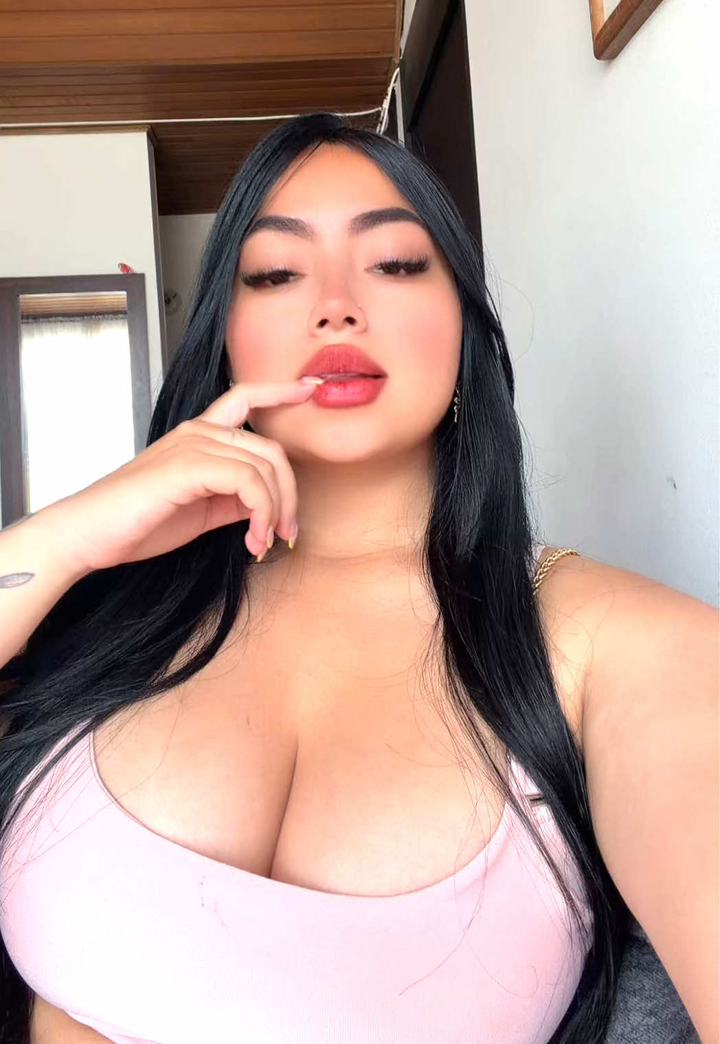 @VALENTINA♡.