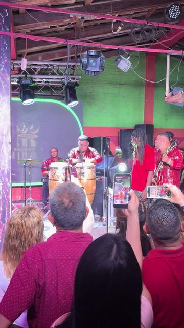 @Los Roland De La Ceiba