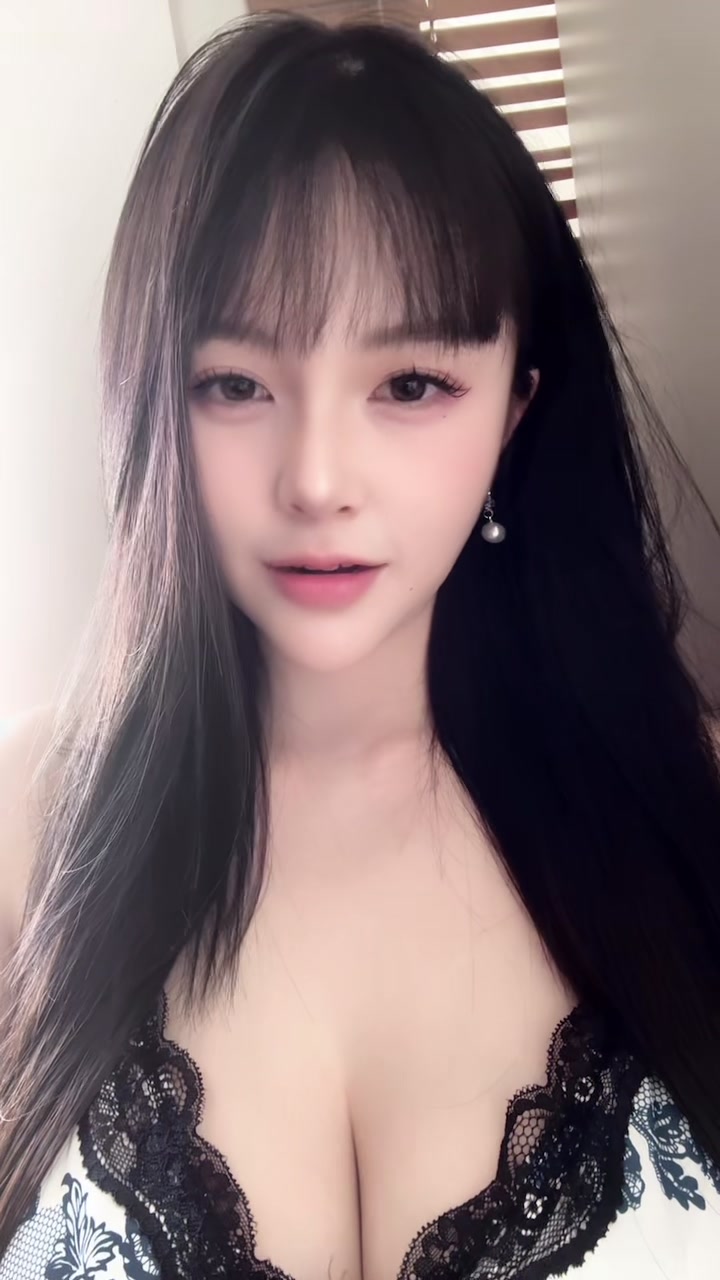@HomHun👑 ༘⋆✿