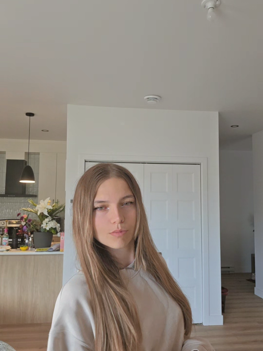 @𝙷&eacute;𝚕&eacute;𝚗𝚊♡