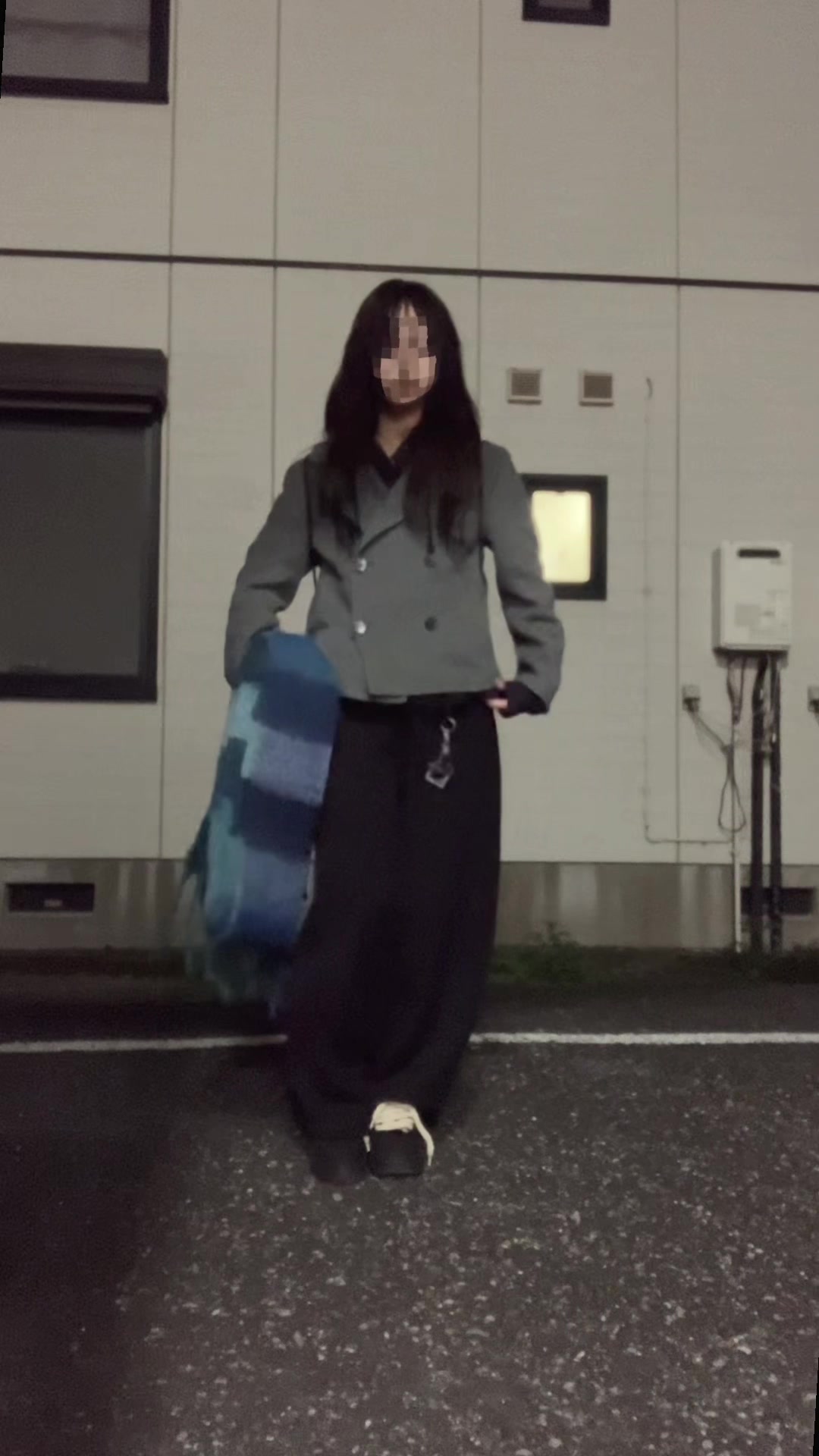 @らみ